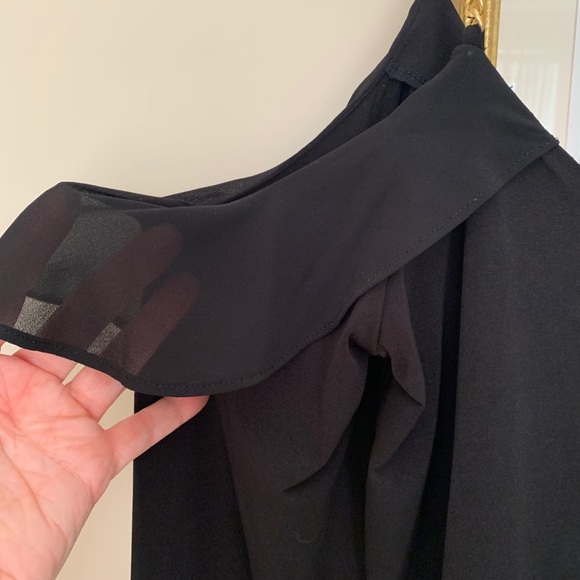 Michael Kors cold shoulder top - Picture 2 of 5